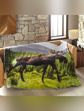 Shavel Moose Scene Plush Throw Blanket in Green and Brown